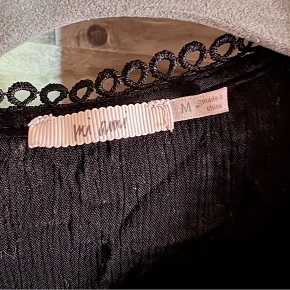 miami Black Floral Embroidered V-Neck Blouse - Picture 5 of 5